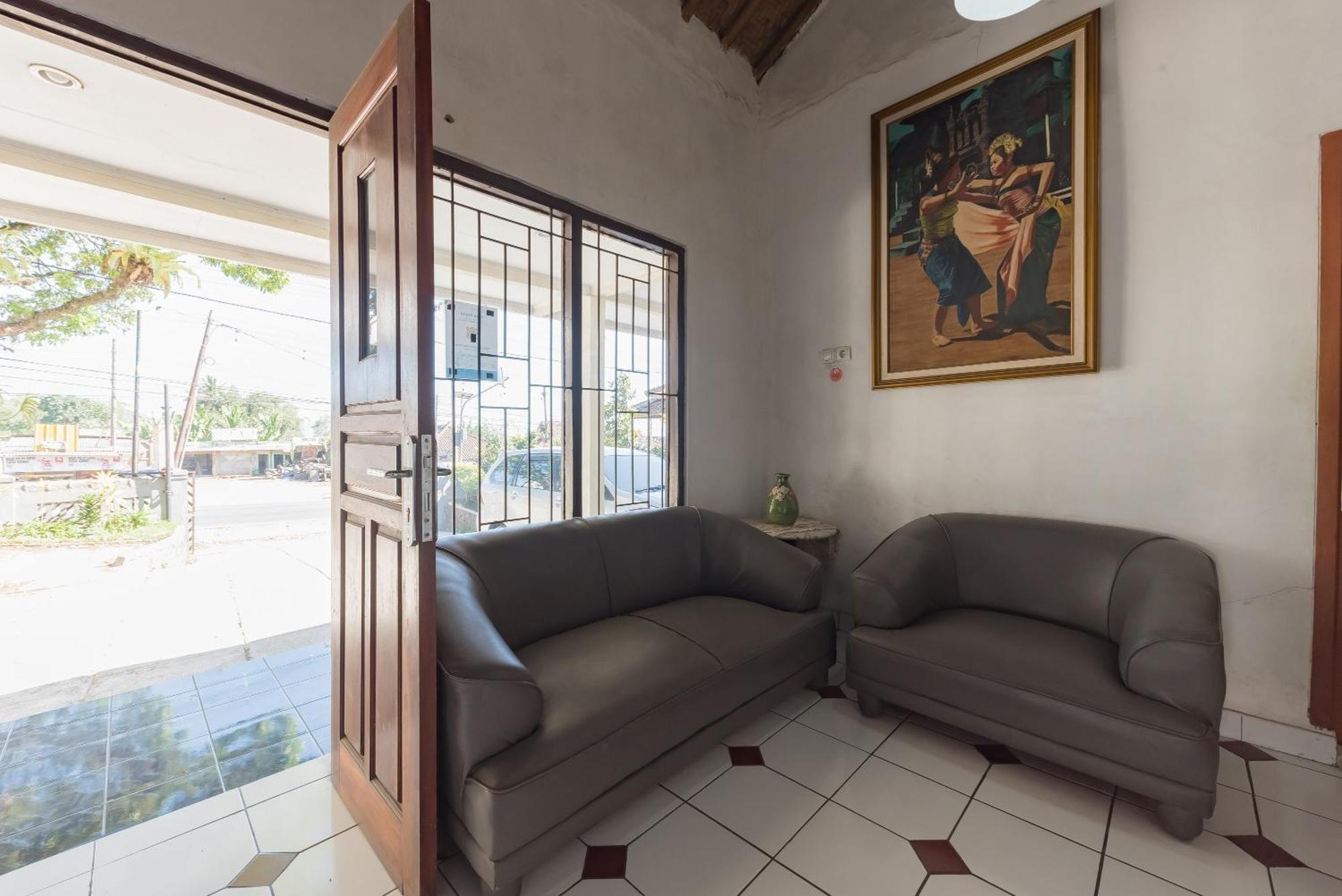 فندق Reddoorz Syariah @ Jl Raya Sukabumi Sukaraja  المظهر الخارجي الصورة